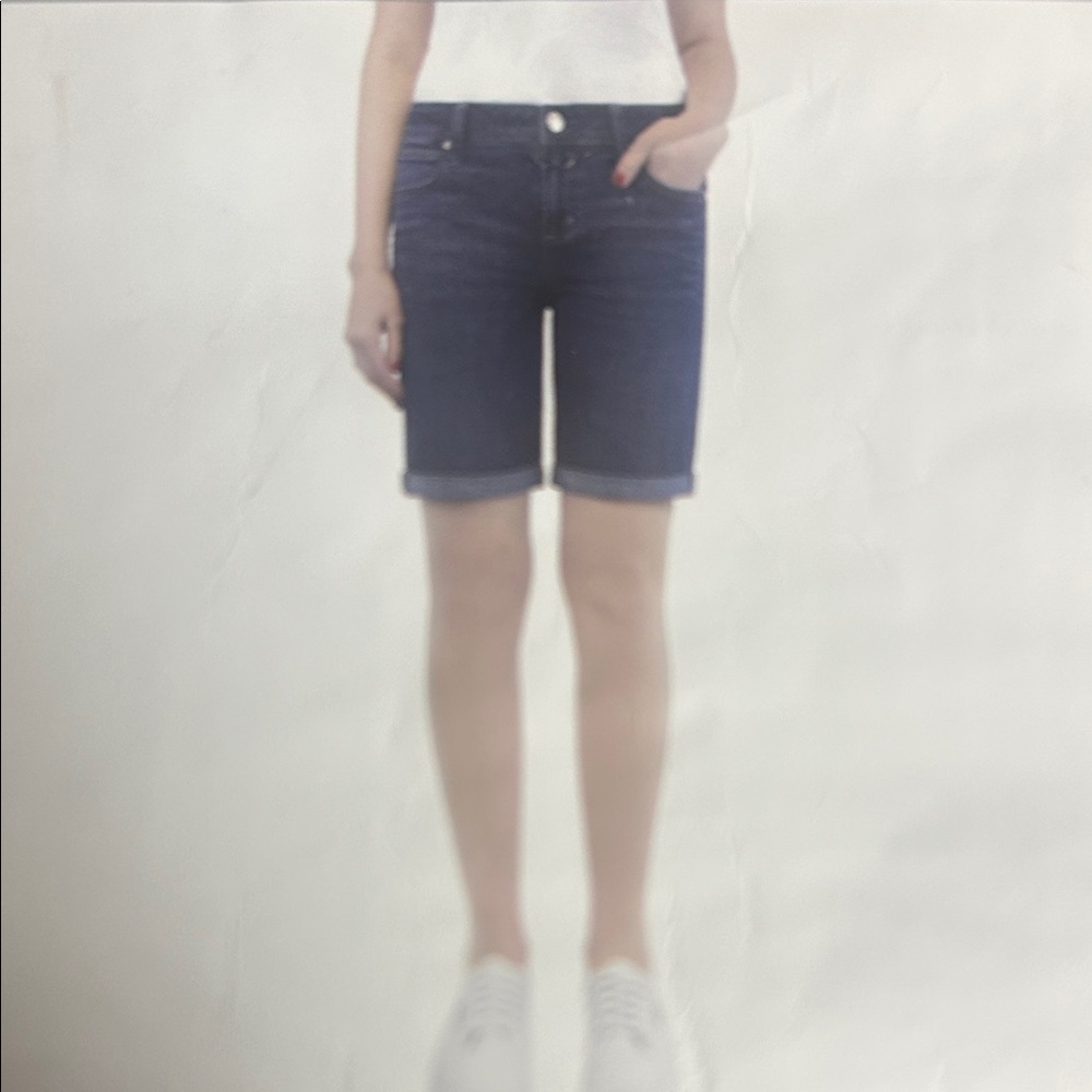 Seven7⭐️NWT⭐️Distressed Blue Denim Women's Roll Cuff BERMUDA SHORTS😎Size 8